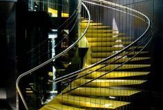 Vertical-Stairway-Support-Cable
